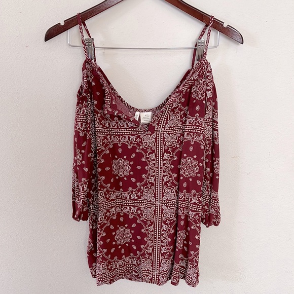 Cold Shoulder Passport Maroon Top - Picture 1 of 14